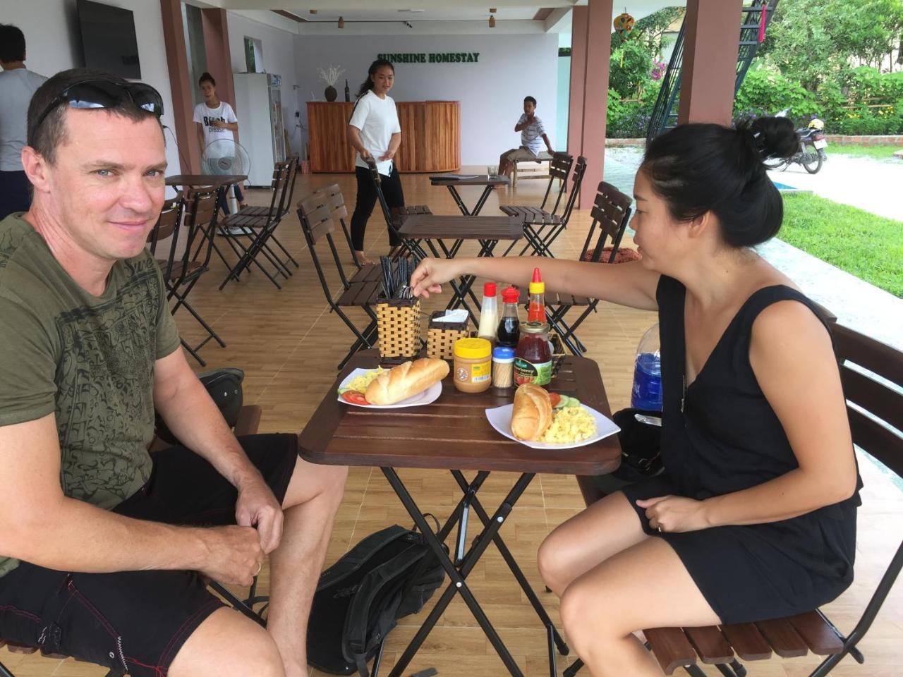 Sunshine Homestay Phong Nha Bagian luar foto